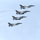 4-Thunderbirds-Perfect-Formation